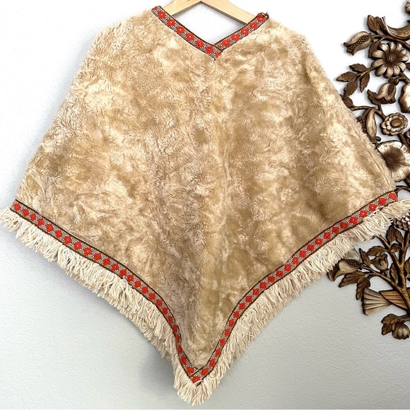 Vintage 70s Faux Fur Boho Poncho Cape - Picture 5 of 5